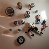 Assorted hockey figures and items