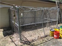 10'x10'x6' dog pen - has damage