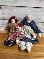 SELECTION OF DOLLS
