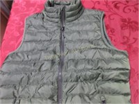 Good Threads puffy vest - size small