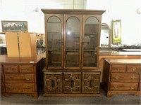 Vintage China Cabinet, Ex. Condition