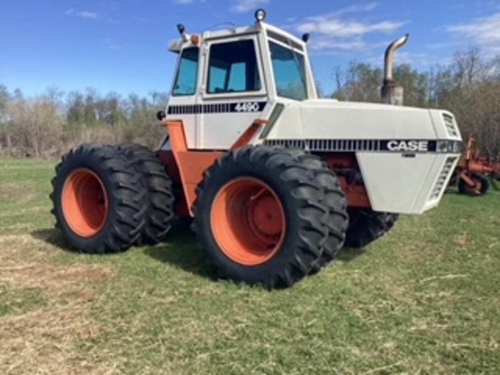 Case 4490 4WD Tractor. Duals 18x34 tires inside