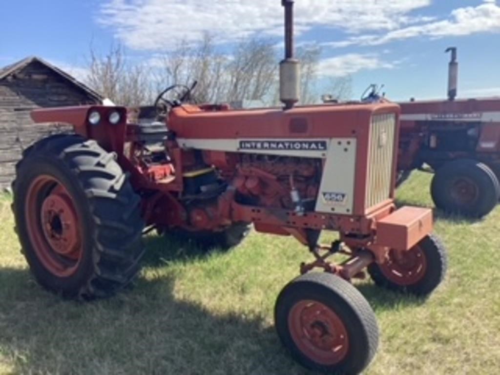 IHC 656 diesel Tractor. 540PTO dual hyd. 18x34