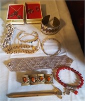 D - MIXED LOT OF COSTUME JEWELRY (J24)