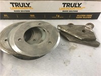 Industrial cutting wheels and chisel teeth