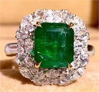 2.4ct natural emerald ring in 18K gold