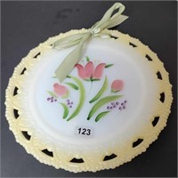 Opal Satin HP Tulips Hanging Plate