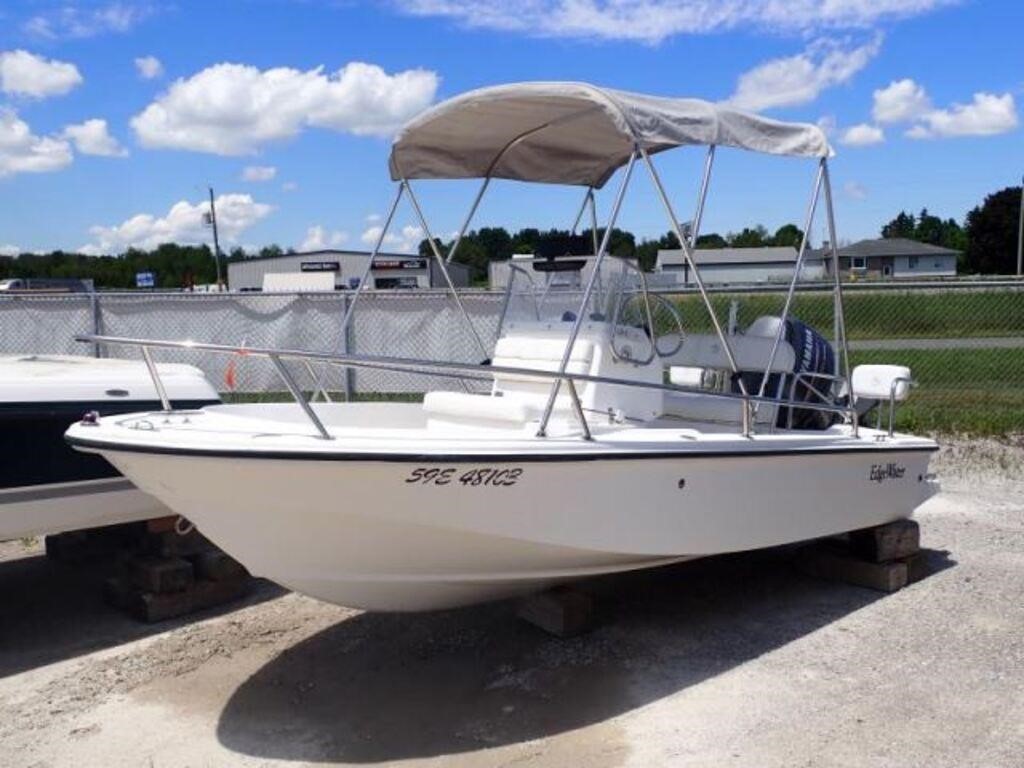 2004 Edgewater 155 CC 15 Ft Center Console