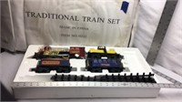C3) TRADITIONAL TRAIN SET, BATTERY POWERED