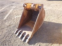 24" Backhoe Bucket w/ Teeth