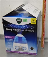 VICKS Starry Night cool mist humidifier, unused