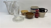 (3) crystal glass pieces, (5) pottery pieces: (2)