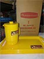 Rubbermaid Serving Ware set-Yellow- in original