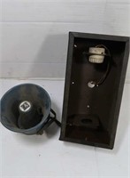 Toa Horn Speaker & Metal Light Box