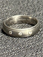 Men’s Ring, Titanium 18k band, Diamond chips