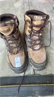 Bushnell waterproof Duck boots (8.5)