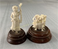 (2) Ivory carved figurines en ivoire sculpté