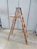 APPROX. 5' HIGH WOODEN LADDER