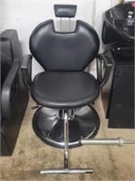 Black Leather Saloon Swivel Chair