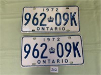 Ontario 1972 licence plates pair