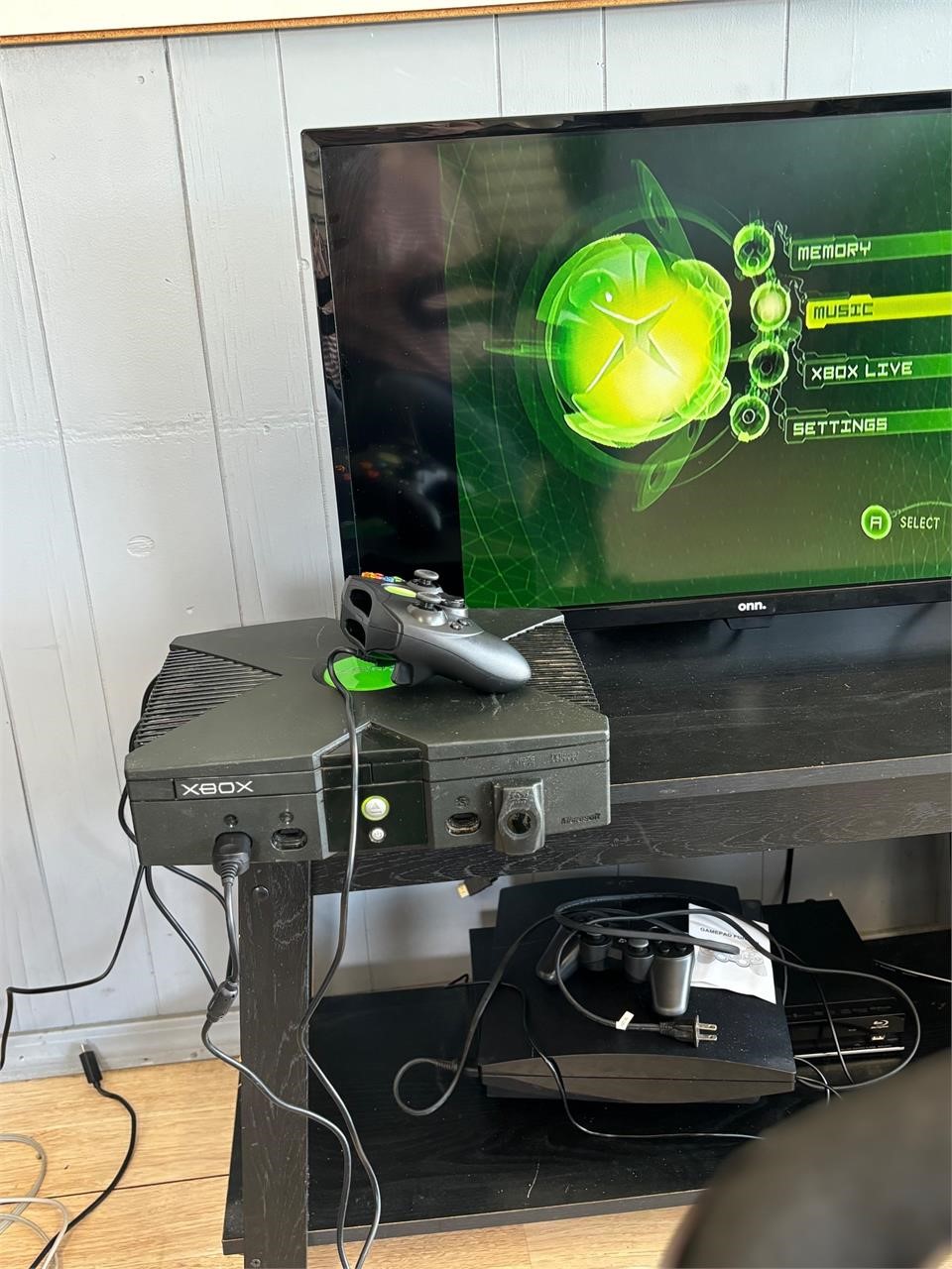 Original XBOX WITH 1 controller