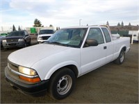 2003 Chevrolet S10 Extra Cab Pickup Truck