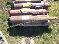 HYDRAULIC CYLINDER