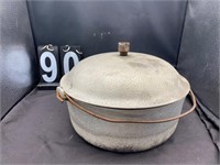 Vintage Hand Hammered Dutch Oven