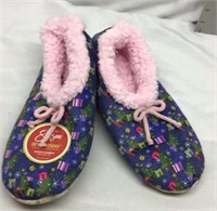 C1) NEW W/ TAGS SNOOZIE SLIPPERS, SIZE MED 7/8