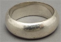 Bull nosed edge sterling silver ring size 7.