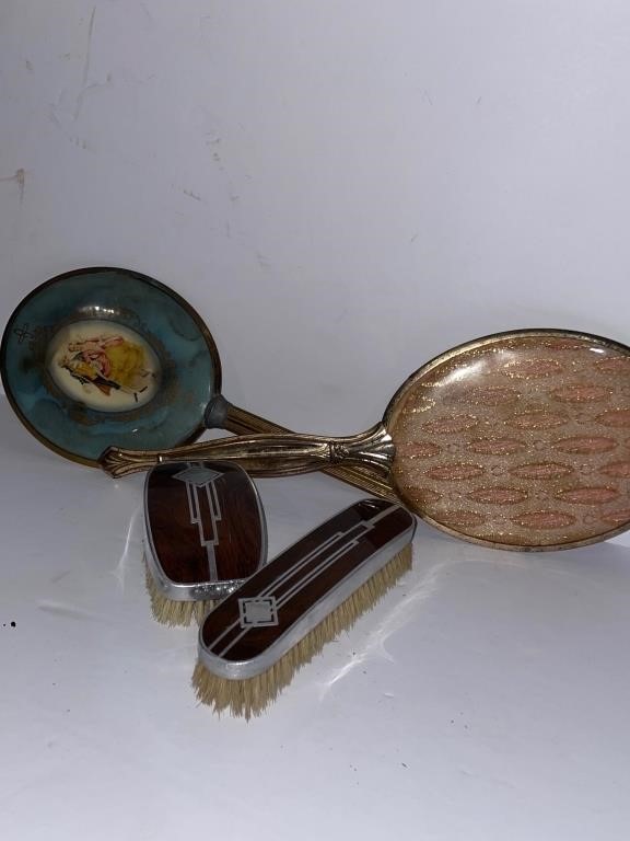 Vintage Vanity hand mirrors & brush set