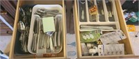 Lot of 2 drawers of silverware