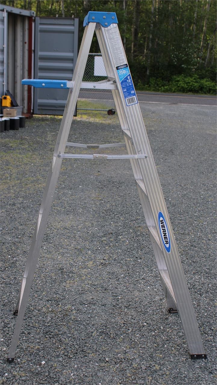 Aluminum Folding Ladder 6'