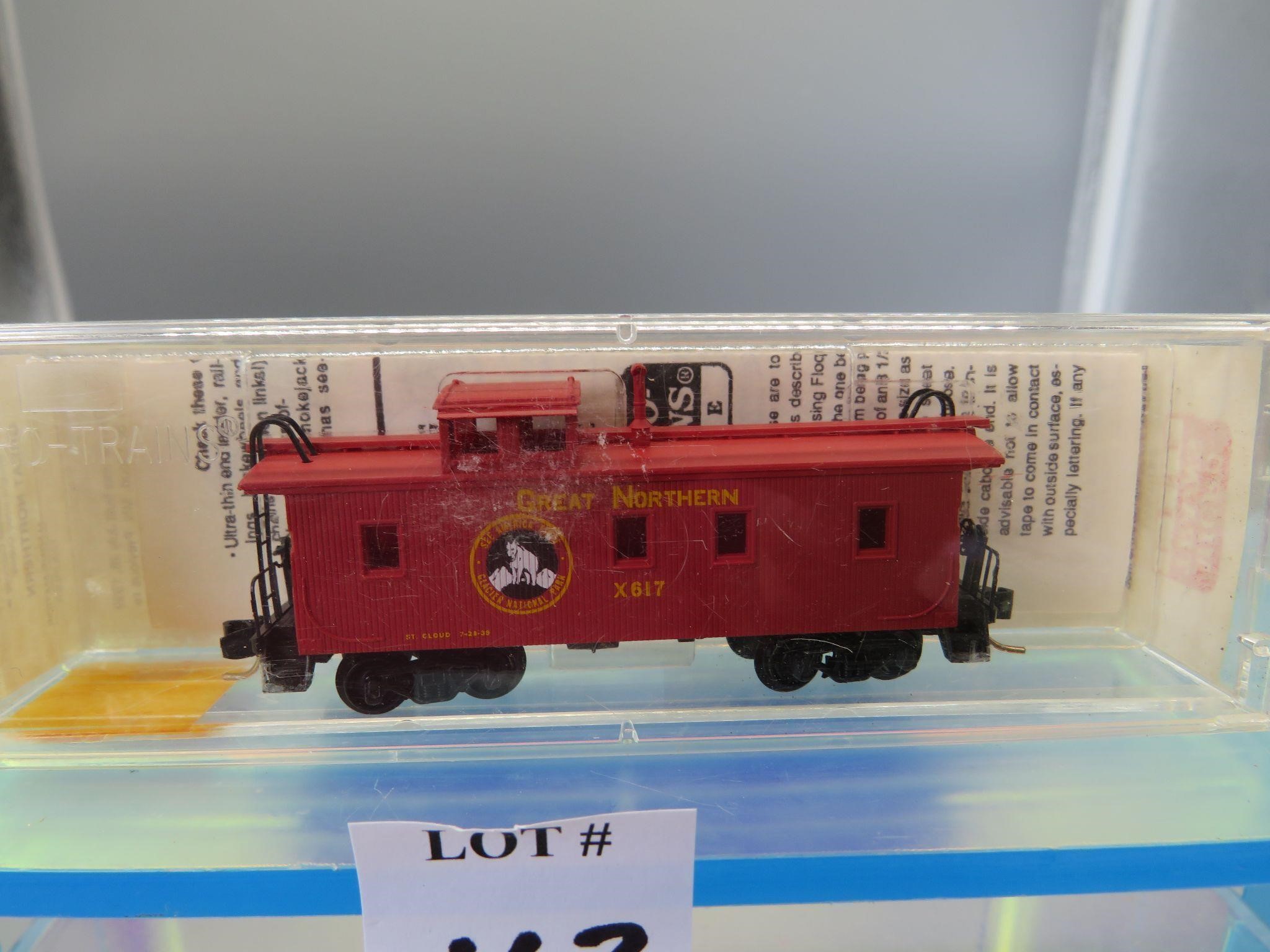 N Micro Trains Caboose Great Northern 51110