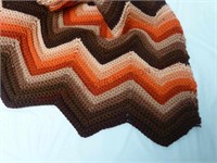 Vintage Hand Made Zig-Zag Crochet Afghan ~ 67"x52"