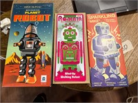 3 Tin Robots