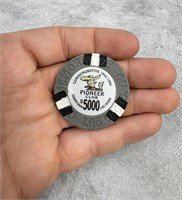 1995 Pioneer Club $500 Poker Chip
