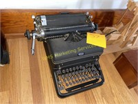 Royal Typewriter - appears to be in decent