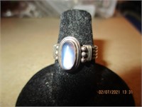 925 Silver Ring w/Moonstone-4.4 g