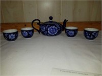 Nice 5 piece Pier 1 Teapot Cups Stoneware