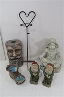 Outdoor Lot - Metal Yard Stand, Yard Figures,