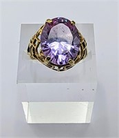 Beautiful 10k Ring w/ Pink Cz