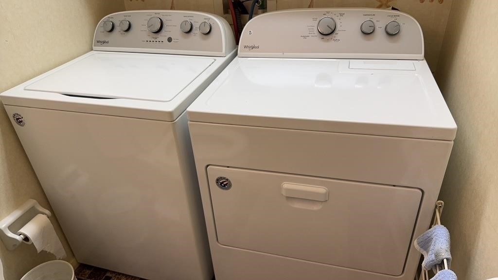 WHIRLPOOL Electric Washer & Dryer, Very Nice Set