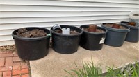 6-23” pots w/ potting soil, cannot dump. Have to