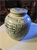 Asian urn