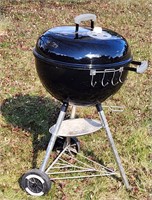Black Weber Classic 18" Charcoal Grill