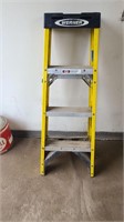 Werner 4 ft fiberglass step ladder