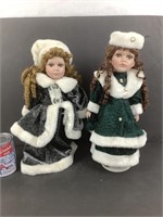 2 poupées de collection en porcelaine