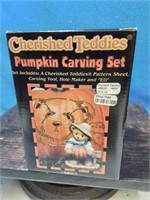 New cherish Teddy's pumpkin carving set