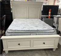 Queen Size Crème Bed , Footboard  With Extra